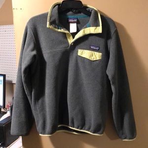 Patagonia sweatshirt!! Gray and yellow size small